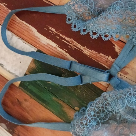 GREAT CONDITION VICTORIA SECRET VERY SEXY PLUNGE UNLINED LACE BRA SZ 32D - Picture 4 of 8